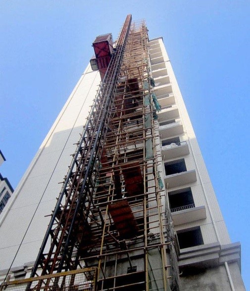 施工升降机上的应用1.jpg 施工升降机上的应用1.jpg